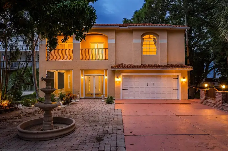 302 Shore Dr, FL