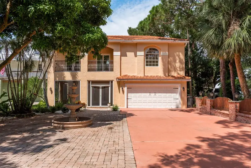 302 Shore Dr, FL