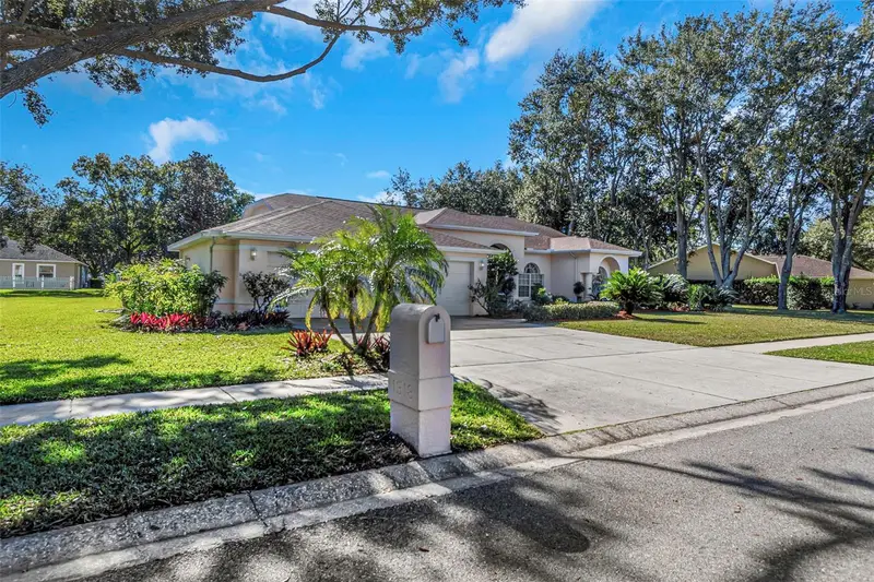 1518 Fishing Lake Dr, FL