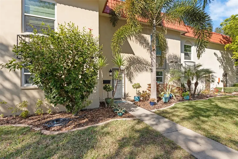 2700 Bayshore Blvd #560, FL
