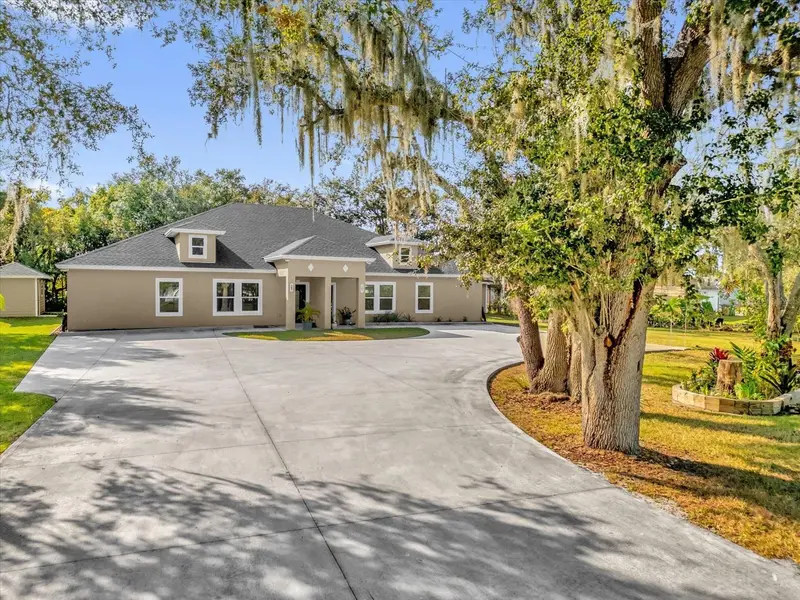 705 Lenox Pl, FL