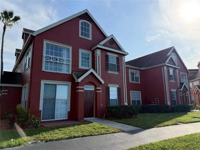 9818 Lake Chase Island Way #9818, FL