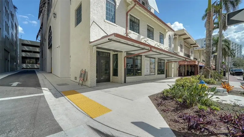 33 S Palm Ave #902, FL