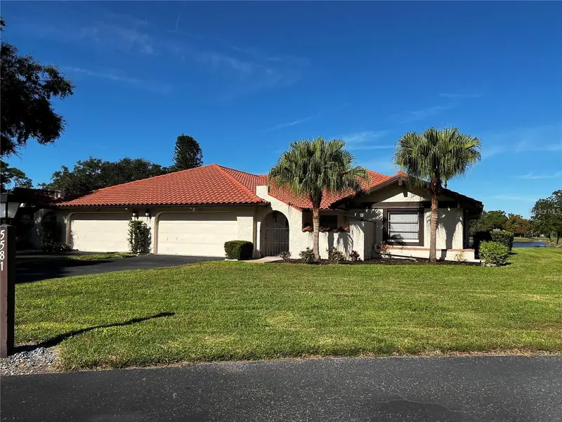 5581 Golf Pointe Dr, FL