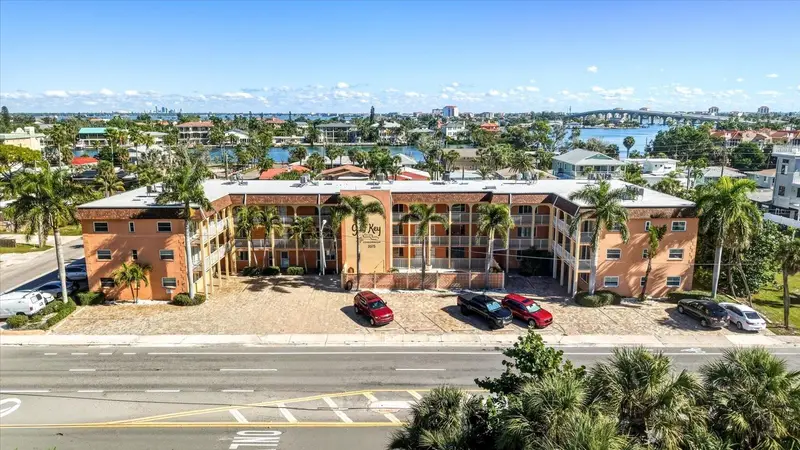 3575 Gulf Blvd #105, FL