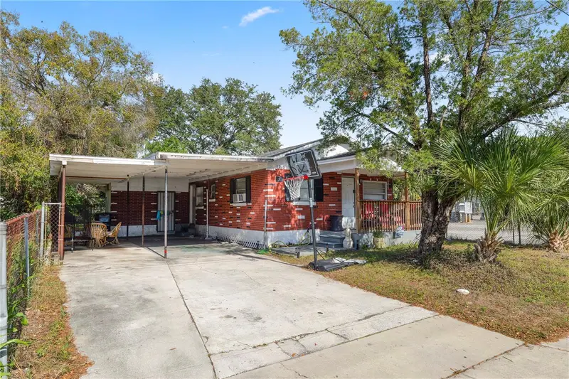 2910 E Emma St, FL
