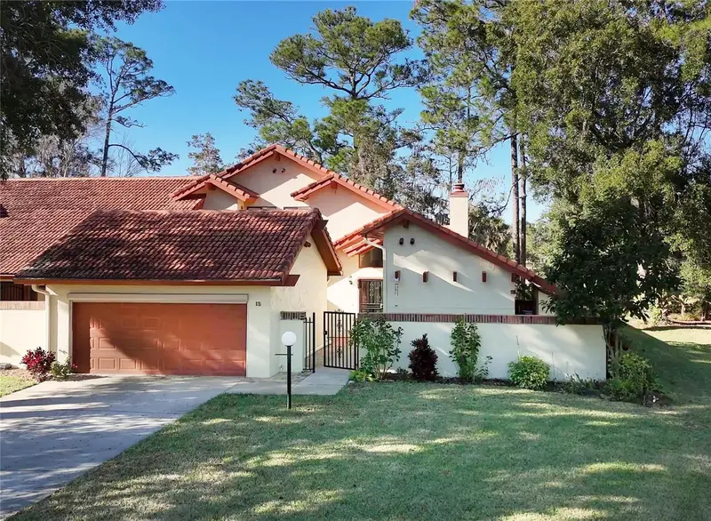 15 Village Cir #15, FL
