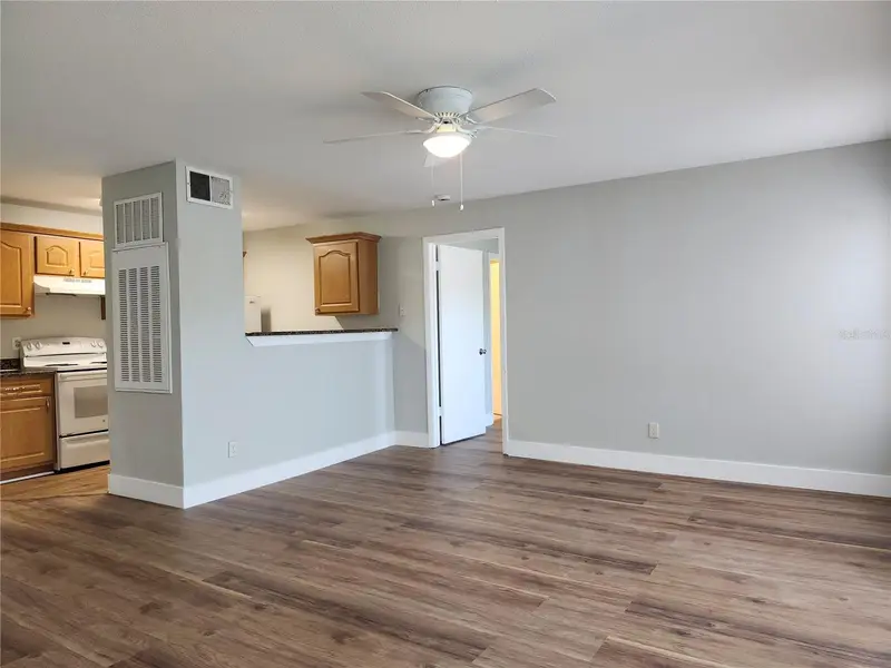 4720 Walden Cir #33, FL