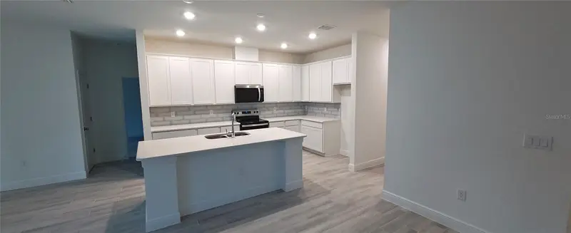 3 Undermount Path E, FL