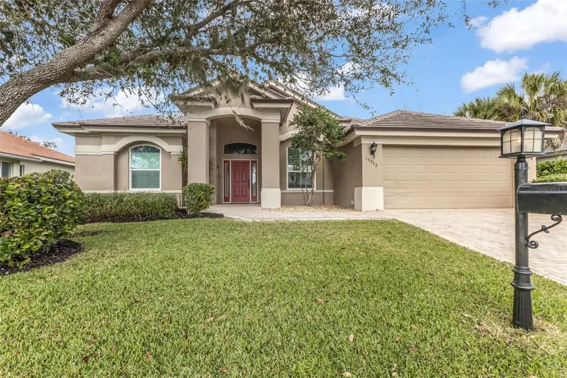 13752 Long Lake Ln, FL