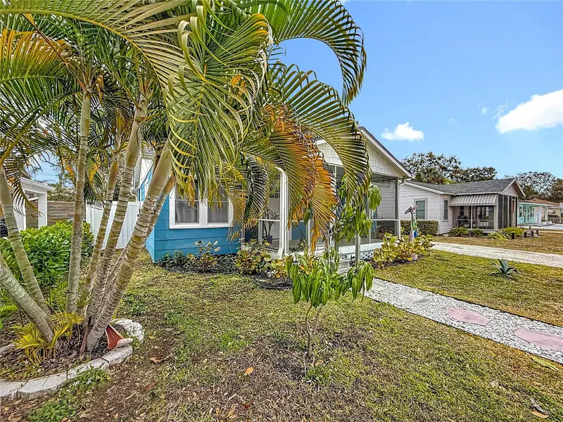 520 Roanoke St, FL
