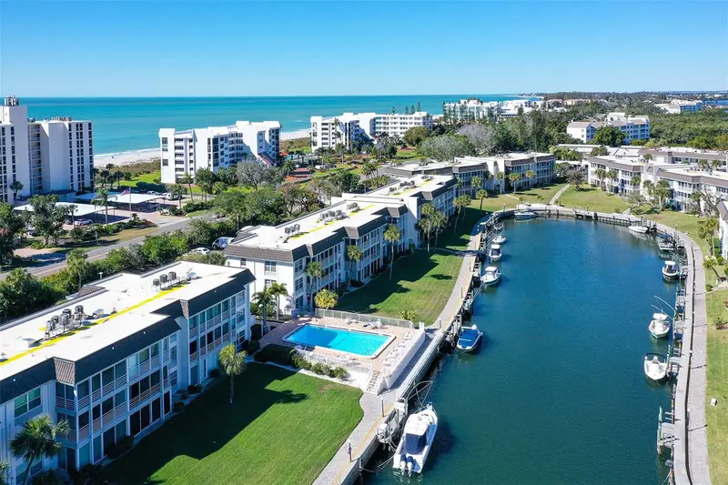 4360 Chatham Dr #305, FL