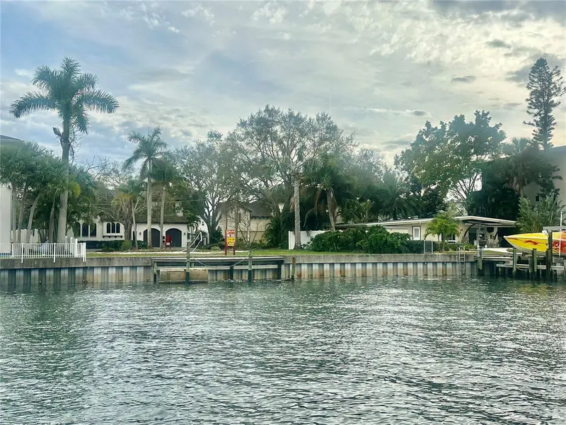 52 Sandpiper Rd, FL