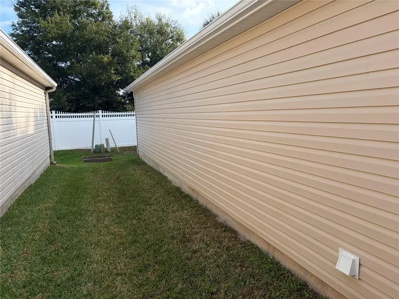 675 Kendall Ct, FL