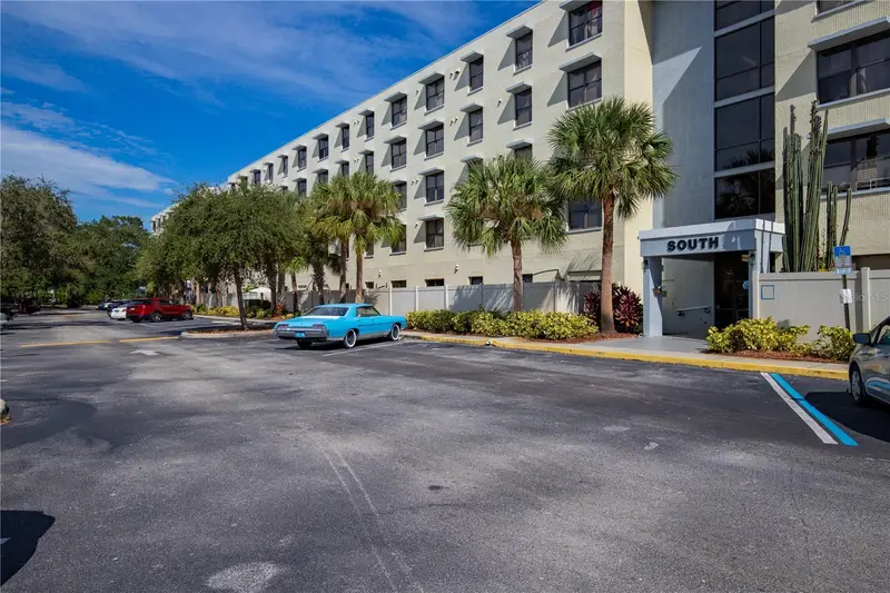 701 S Madison Ave #421, FL
