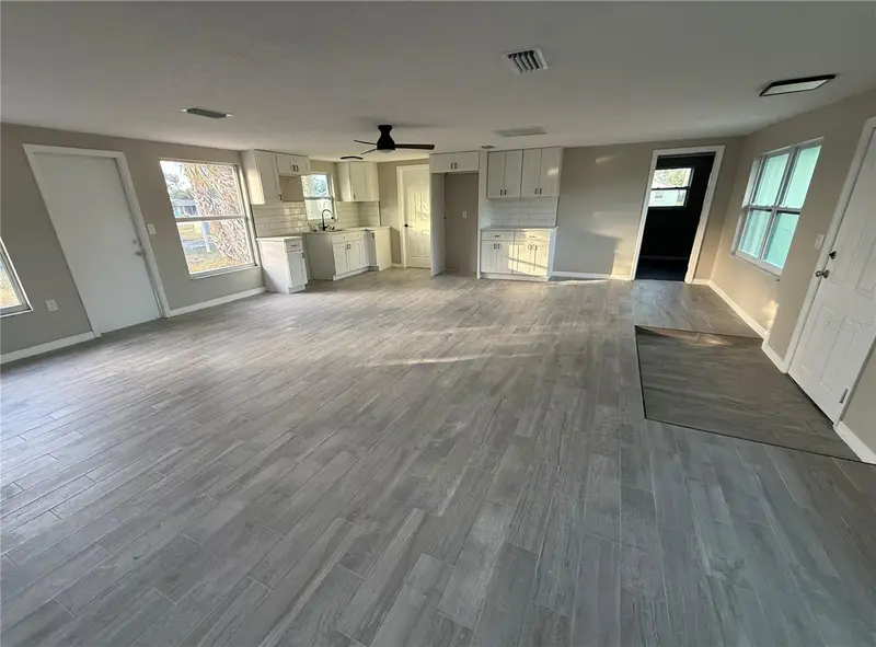 105 Sylvania Ave, FL