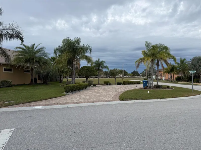 346 Nolane Ln, FL