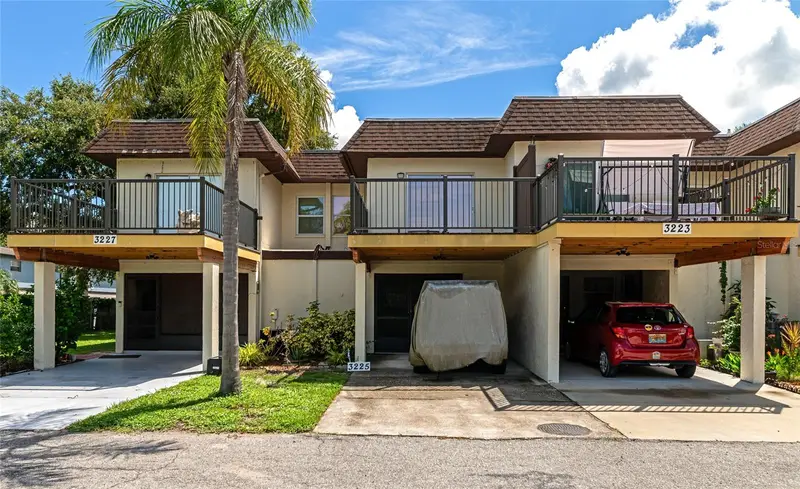 3225 Ramblewood Dr, FL