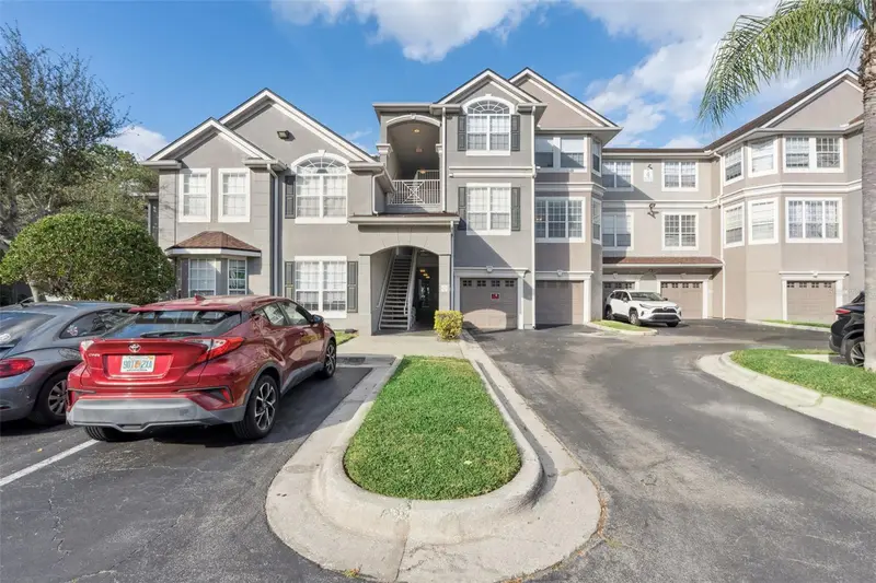 3325 S Kirkman Rd #422, FL