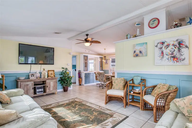 83 Pelican Dr N, FL