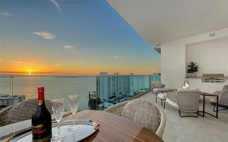 401 Quay Commons #1501, FL