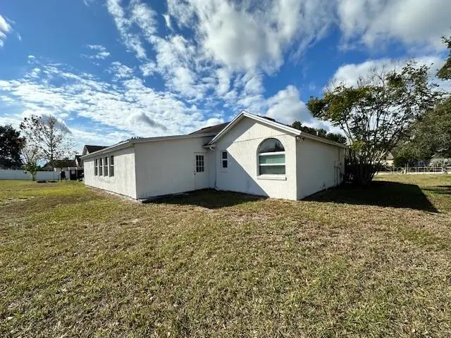 233 Via Del Sol Dr, FL