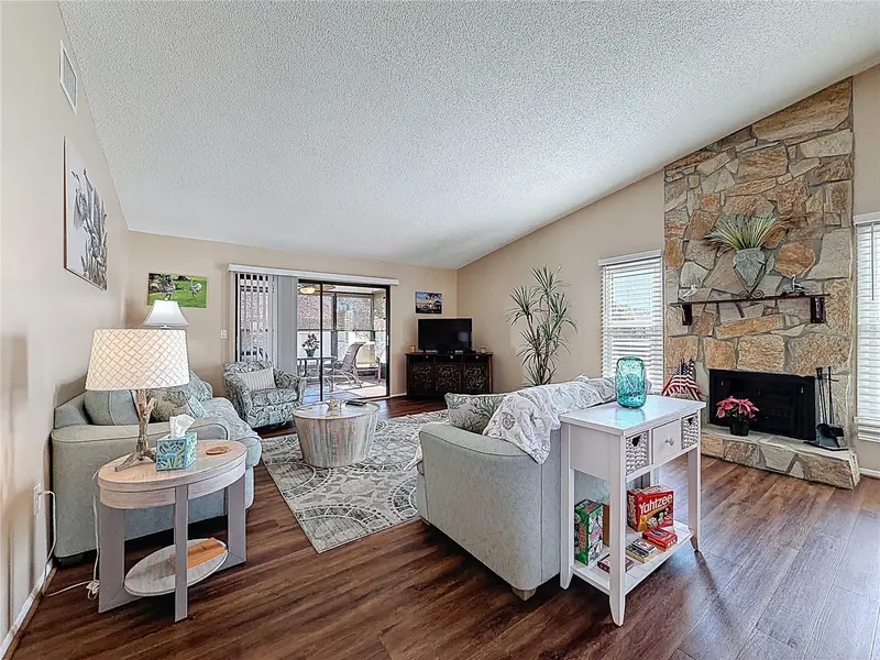 9961 Eagles Point Cir #4, FL