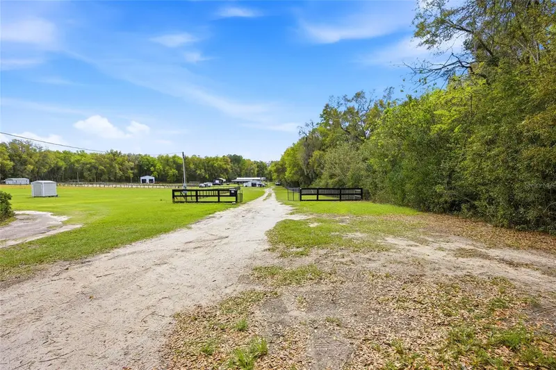 3660 W Hwy 329, FL