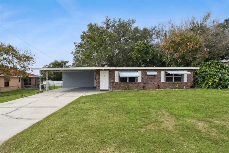 106 Lantern Ln, FL