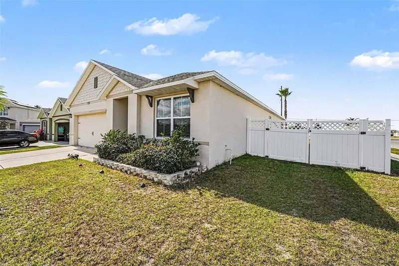 3180 Country Club Cir, FL