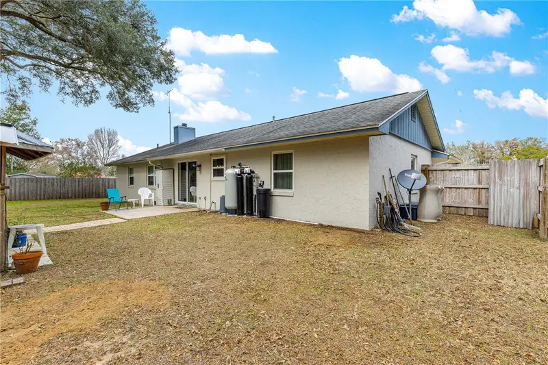 5070 Ne 4th St, FL