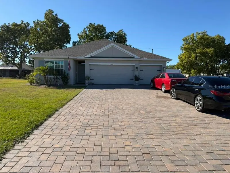 25275 Alcazar Dr, FL
