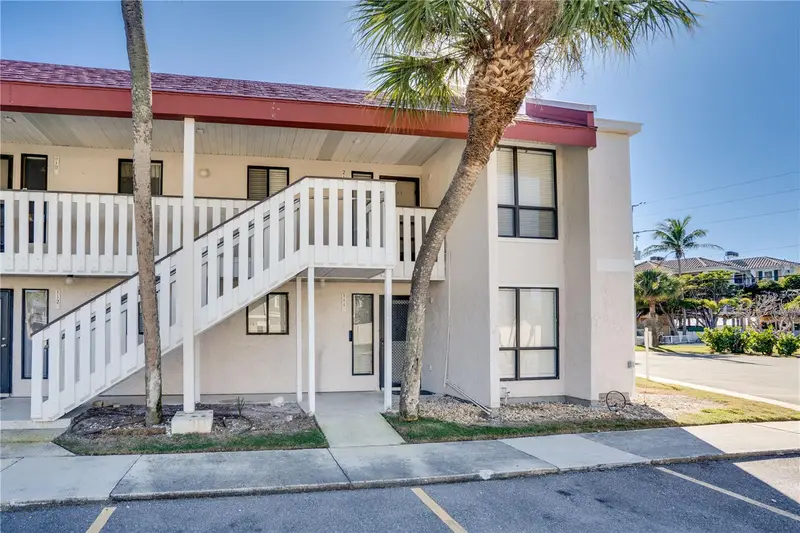 1801 Gulf Dr N #211, FL