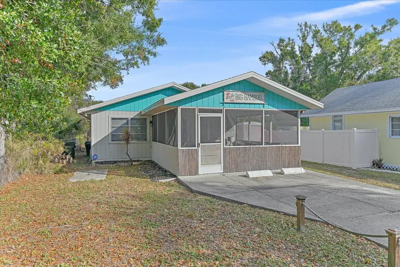 140 Avenida De La Isla, FL