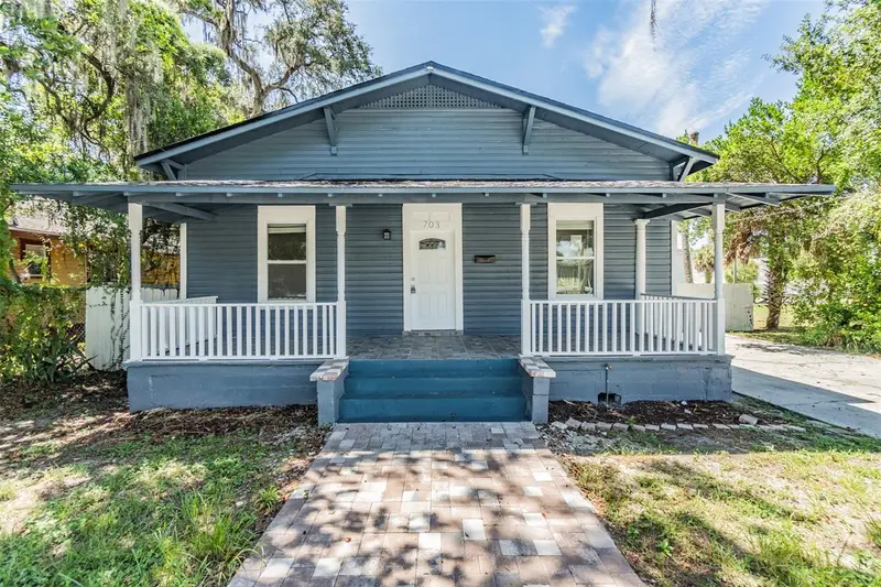703 E Lake Ave, FL