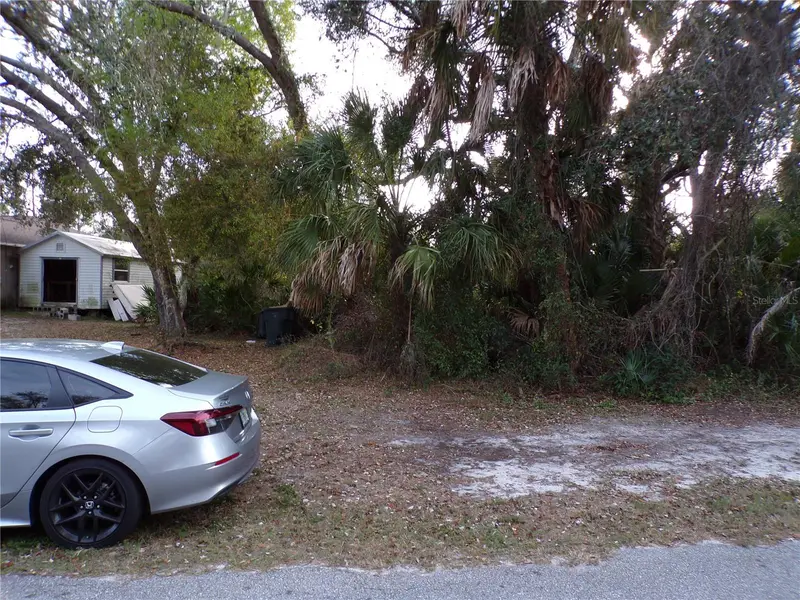Tepee Ave, FL