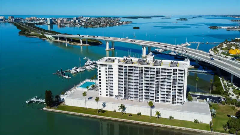 100 Pierce St #305, FL