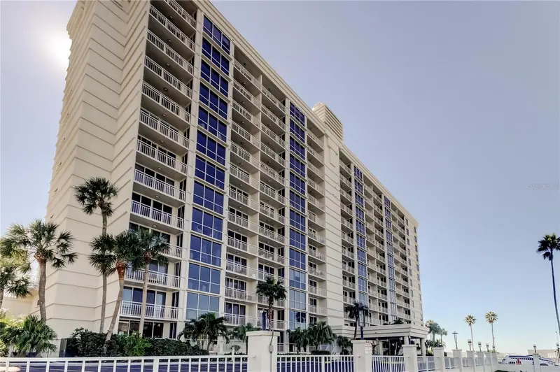 100 Pierce St #305, FL