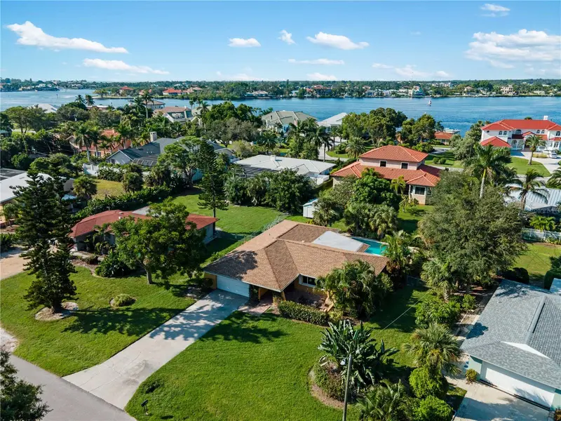424 Baycrest Dr, FL