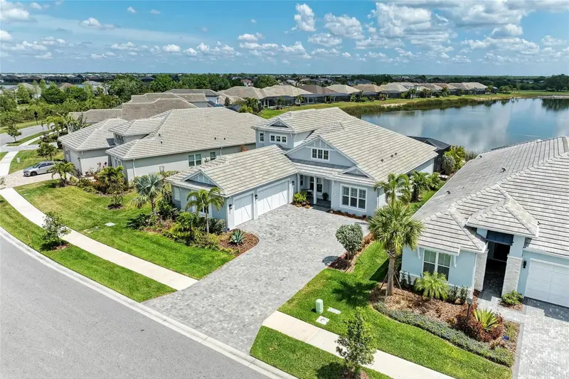 8067 Waterbend Trl, FL