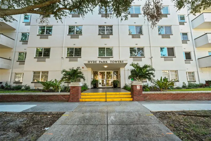 406 S Cedar Ave #408, FL