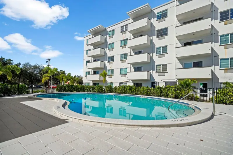 406 S Cedar Ave #408, FL