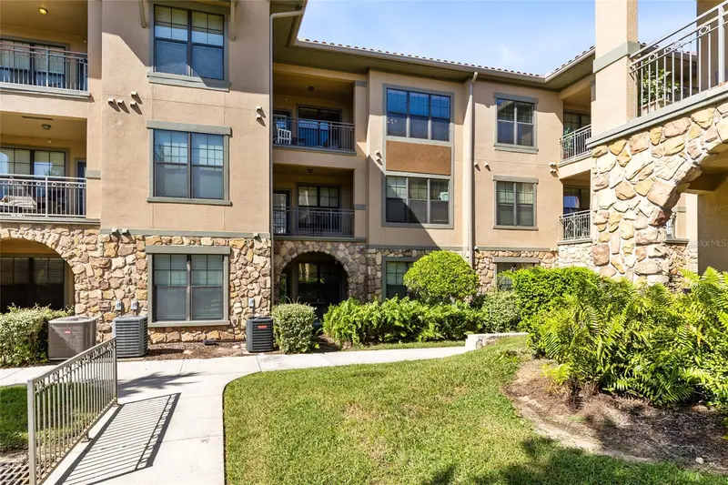 906 Charo Pkwy #433, FL