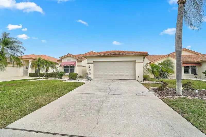 4729 Peridia Blvd E, FL
