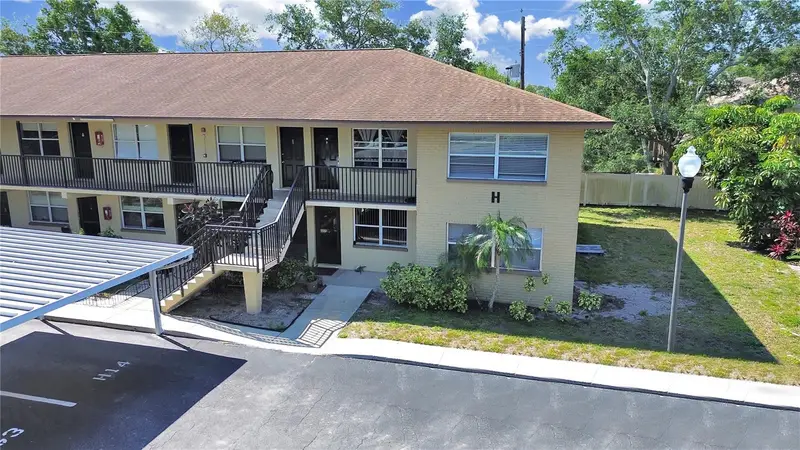 2501 Harn Blvd #H39, FL