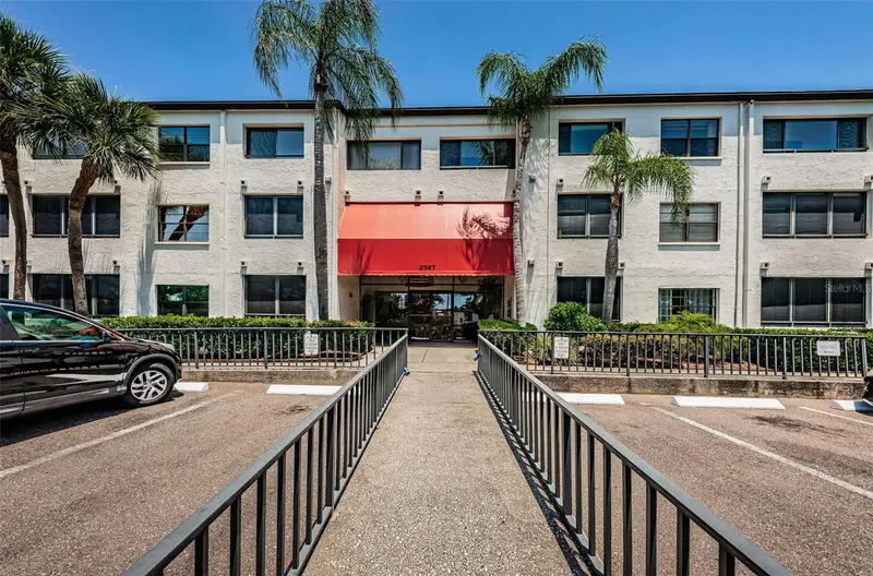 2587 Countryside Blvd #6109, FL