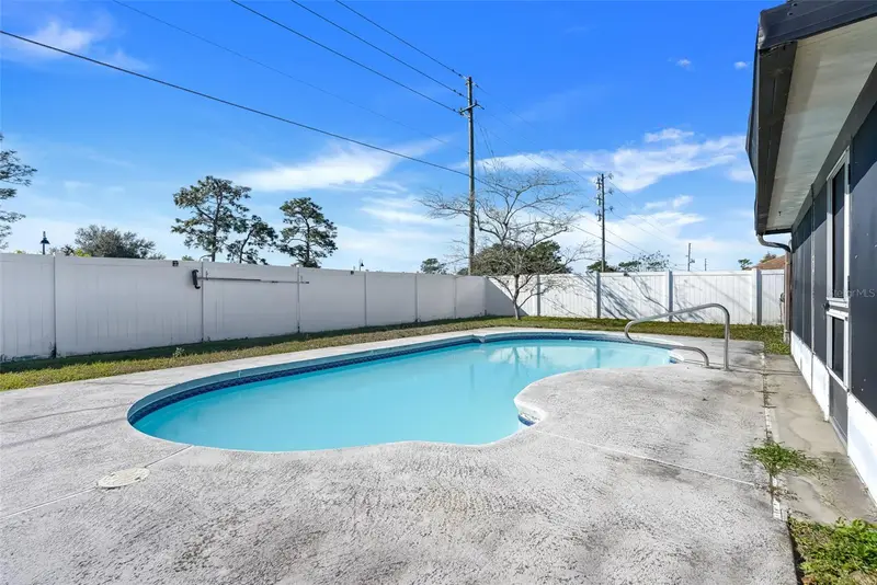 105 Dorchester Ct, FL