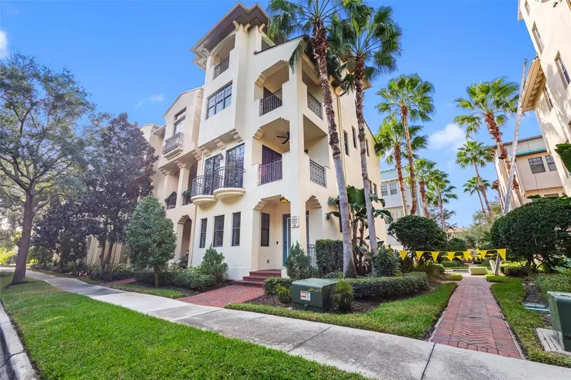 6039 Printery St #101, FL