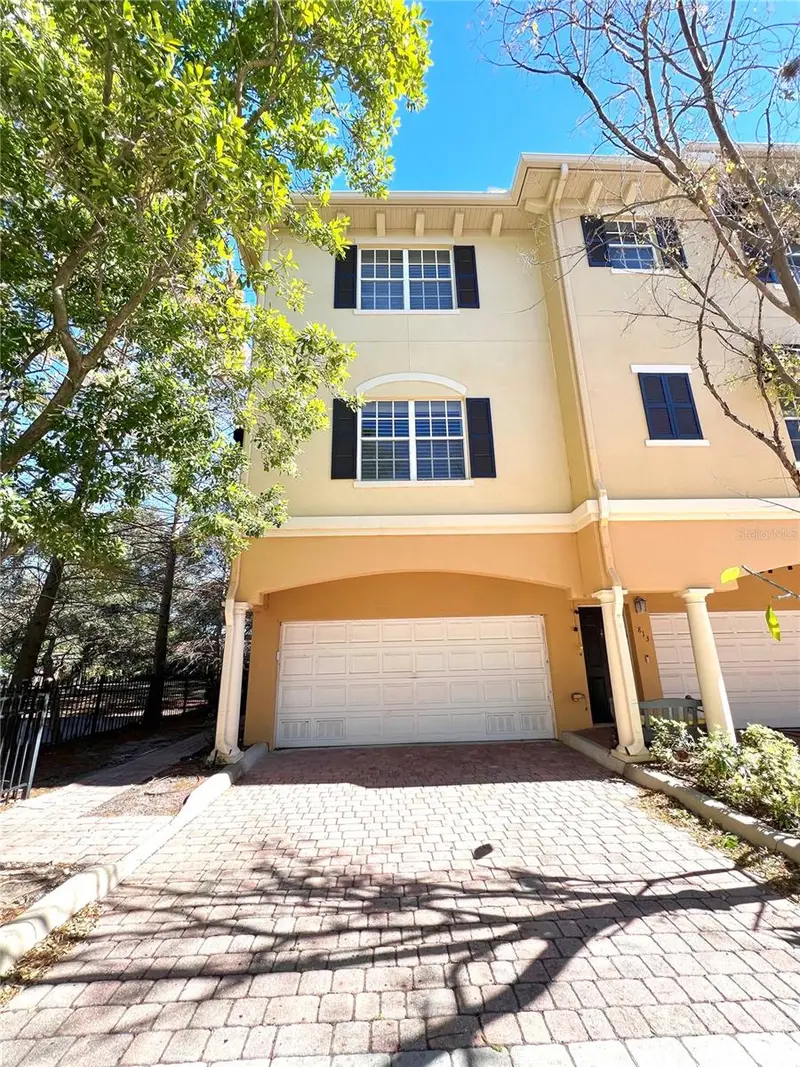 809 Harbor Oak Ln, FL