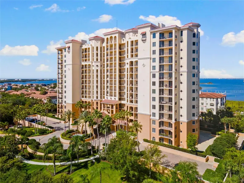 5823 Bowen Daniel Dr #906, FL